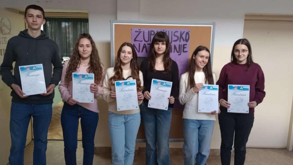 Križevački gimnazijalci sjajni na županijskom natjecanju iz latinskog jezika