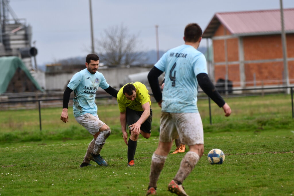 NOGOMET 2. ŽNL Mladost slavila u Miholcu