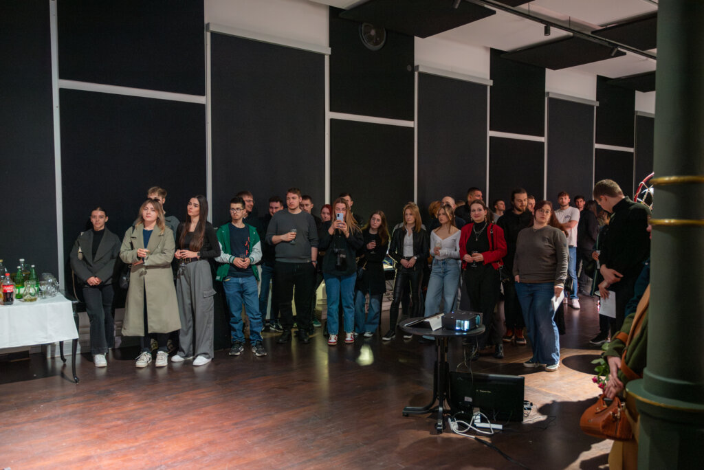 Multimedijalna Introspekcija 30