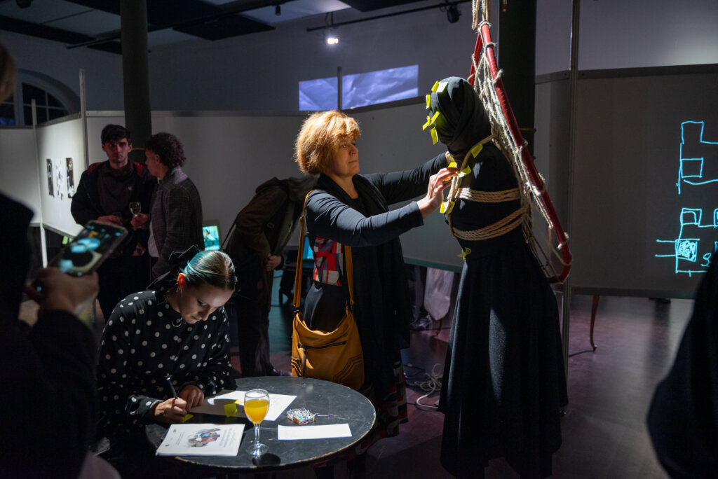 Multimedijalna Introspekcija 50