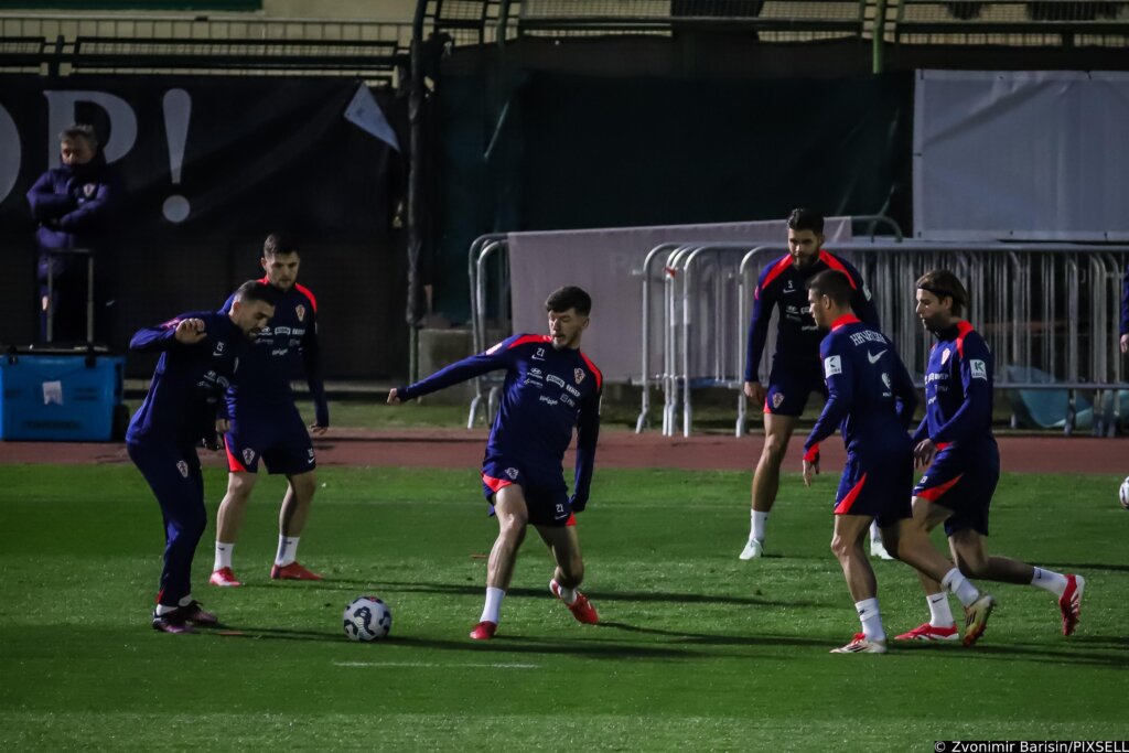 “Vatreni” odradili prvi trening u Splitu