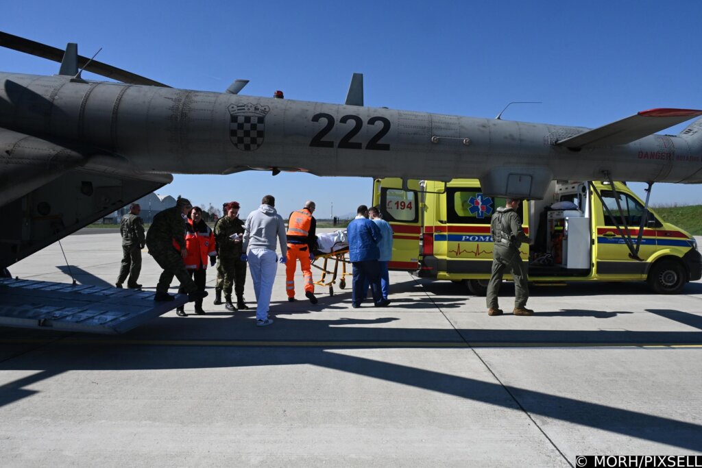 Helikopterom Hrz A U Hrvatsku Stigle Tri Ozlijeđene Osobe Stradale U Požaru U Sjevernoj Makedoniji