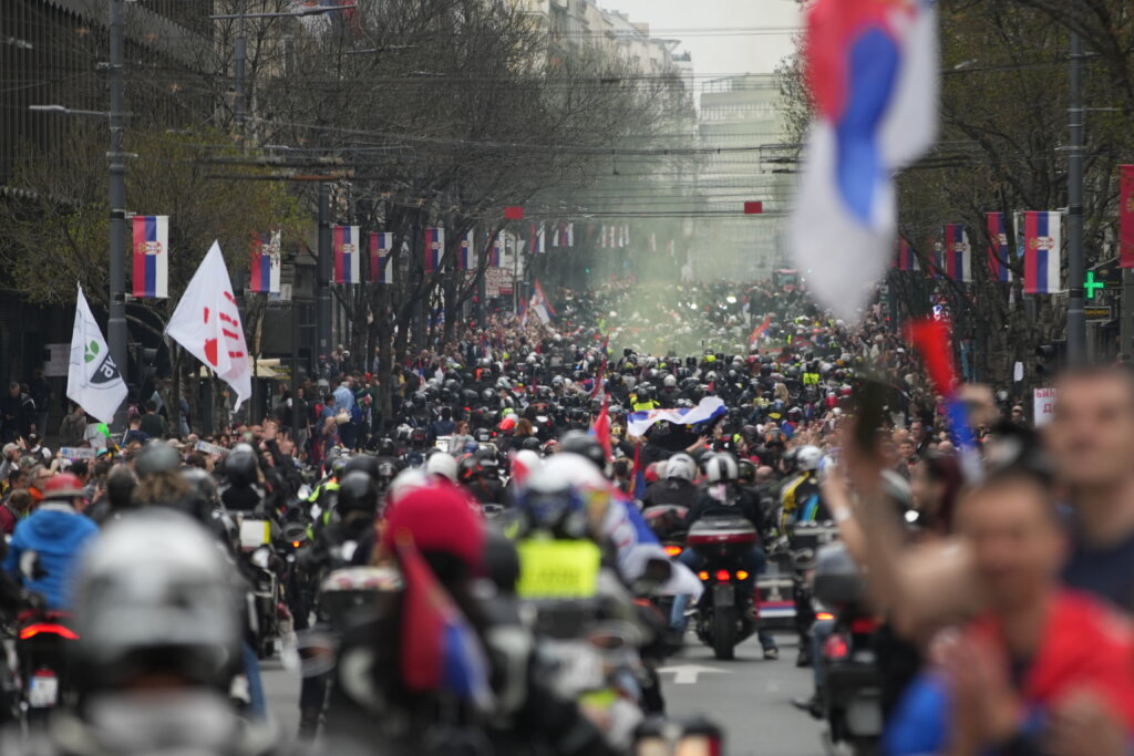 Beograd: Tisuće Motorista Stigalo Je Dati Podršku Studentima