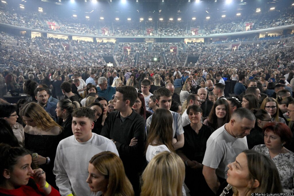 Lepa Brena Održala Koncert U Areni Zagreb