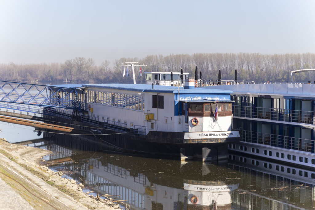 Vukovar: Penava Dočekao Goste S Prvog Kruzera Koji Je Ove Sezone Pristao U Vukovaru