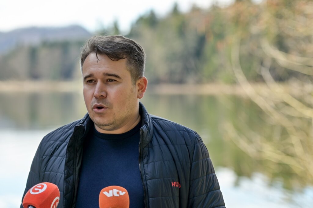 Poribljavanje Trakoscansko Jezero 2025 (7)