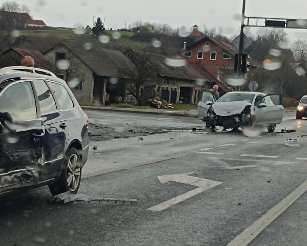 Prometna u Kominu usporila promet