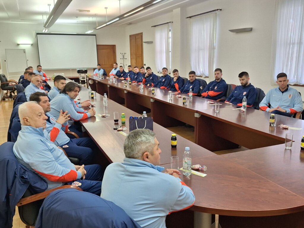 100425 Futsal Prijem 4