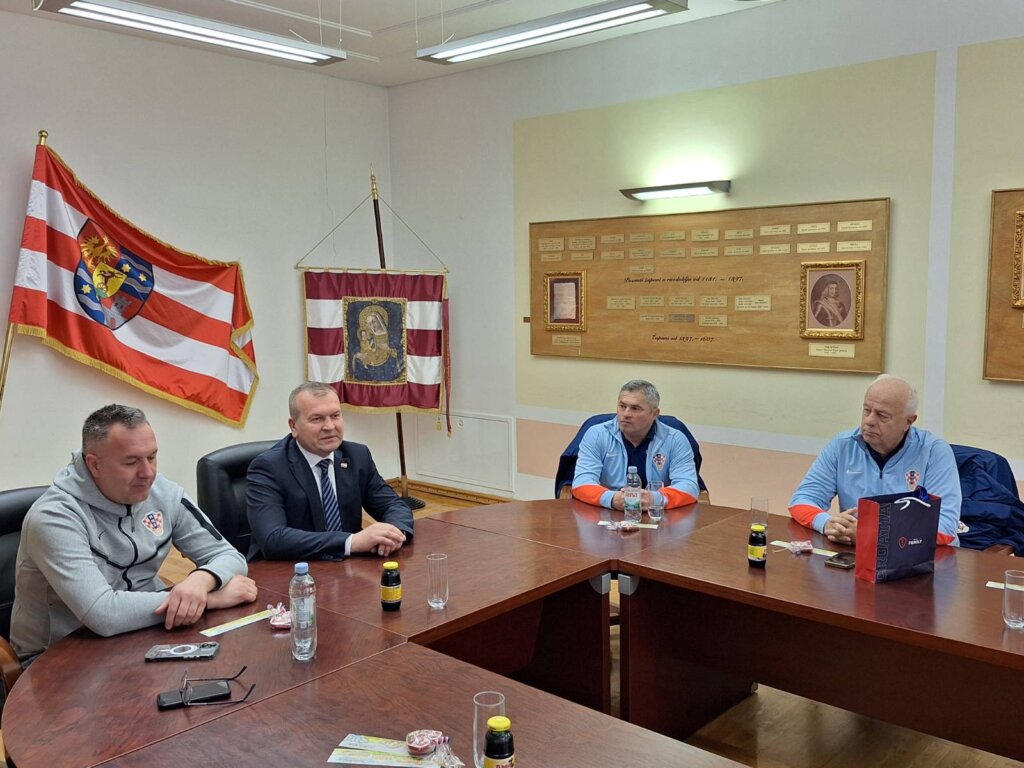 100425 Futsal Prijem 5