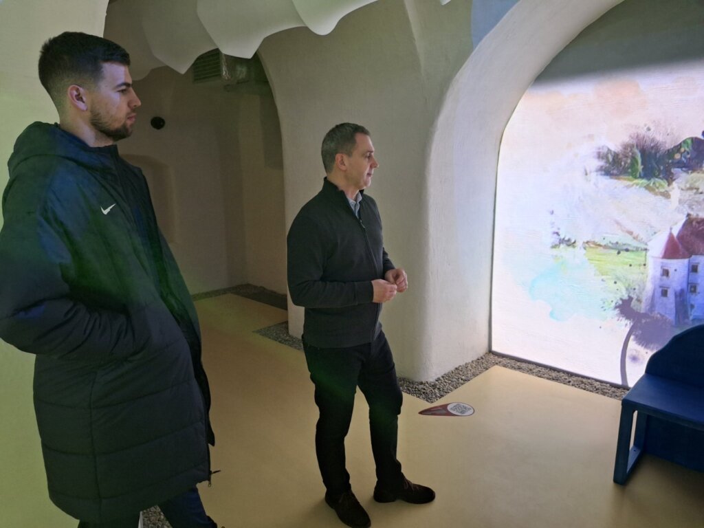 100425 Futsal Prijem 7