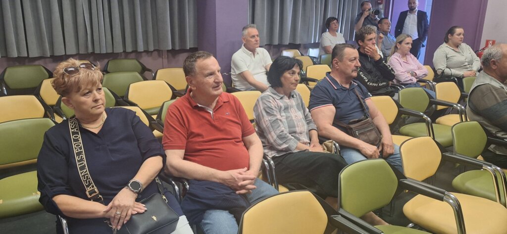 19e69b65 Abfa 4b9b A80a 838ce3a7b339