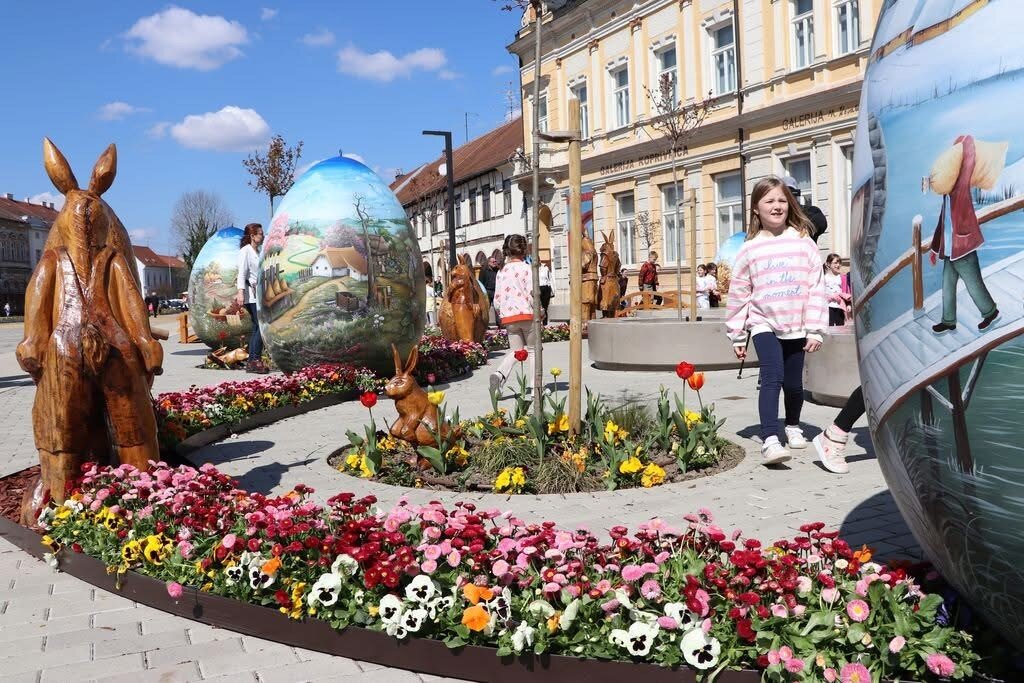 [FOTO] Komunalac uredio prostor za tradicionalnu izložbu “Pisanica od srca”