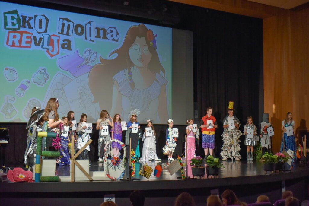 Đurđevački osnovnoškolci pokazali kako reciklirati sa stilom