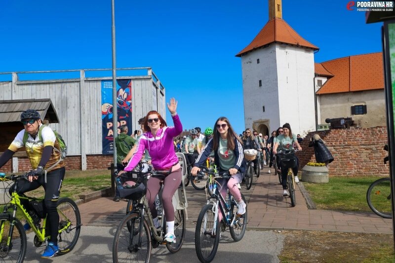 Fb8a9768 800x800 Equal