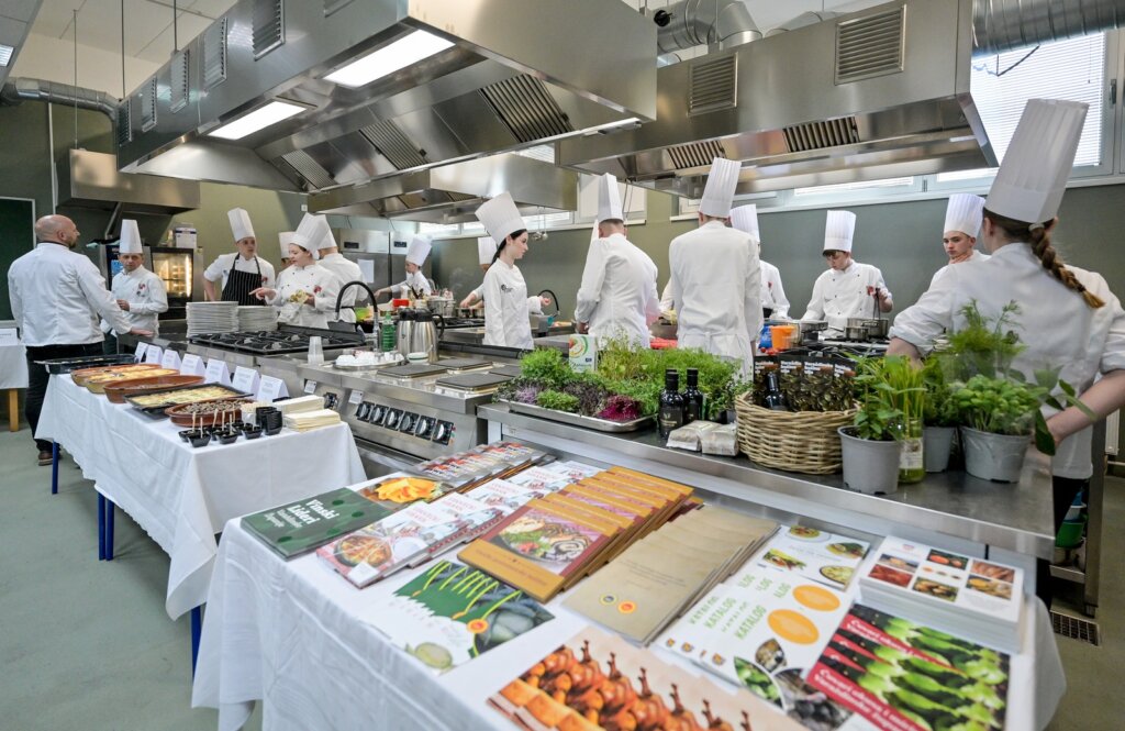 Gospodarska Skola (24) (1)