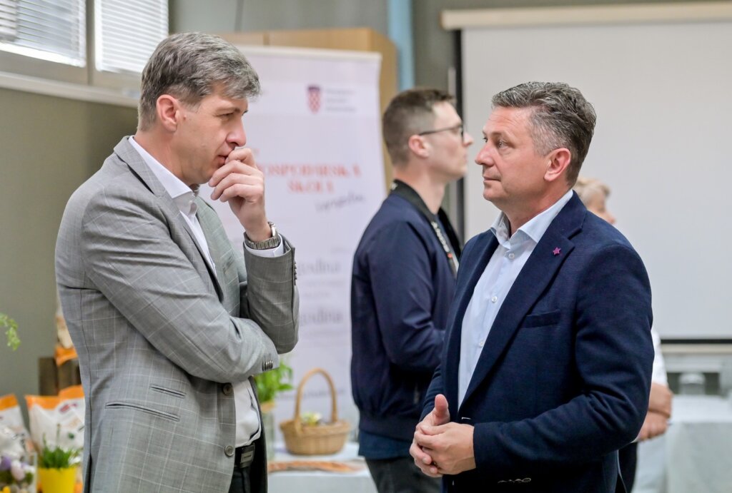 Gospodarska Skola (3)