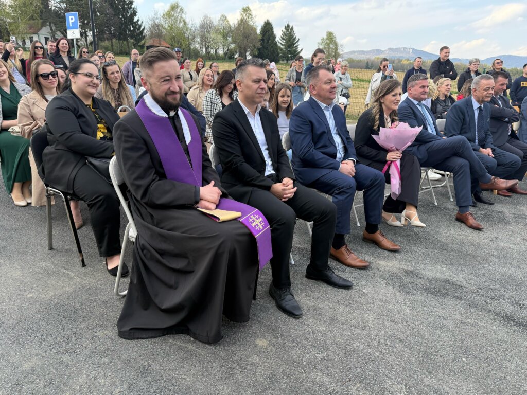 Photo 2025 04 09 16 07 43