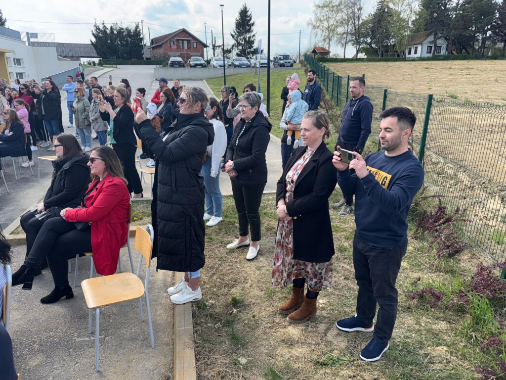 Photo 2025 04 09 16 07 49 2