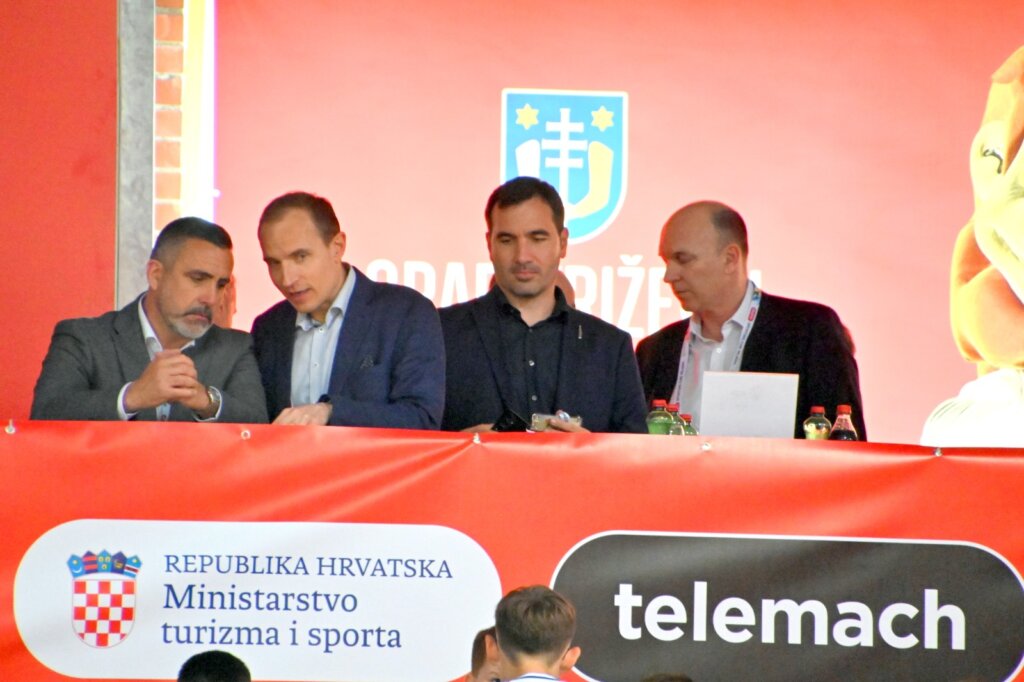 Photo 2025 04 24 13 03 01(6)