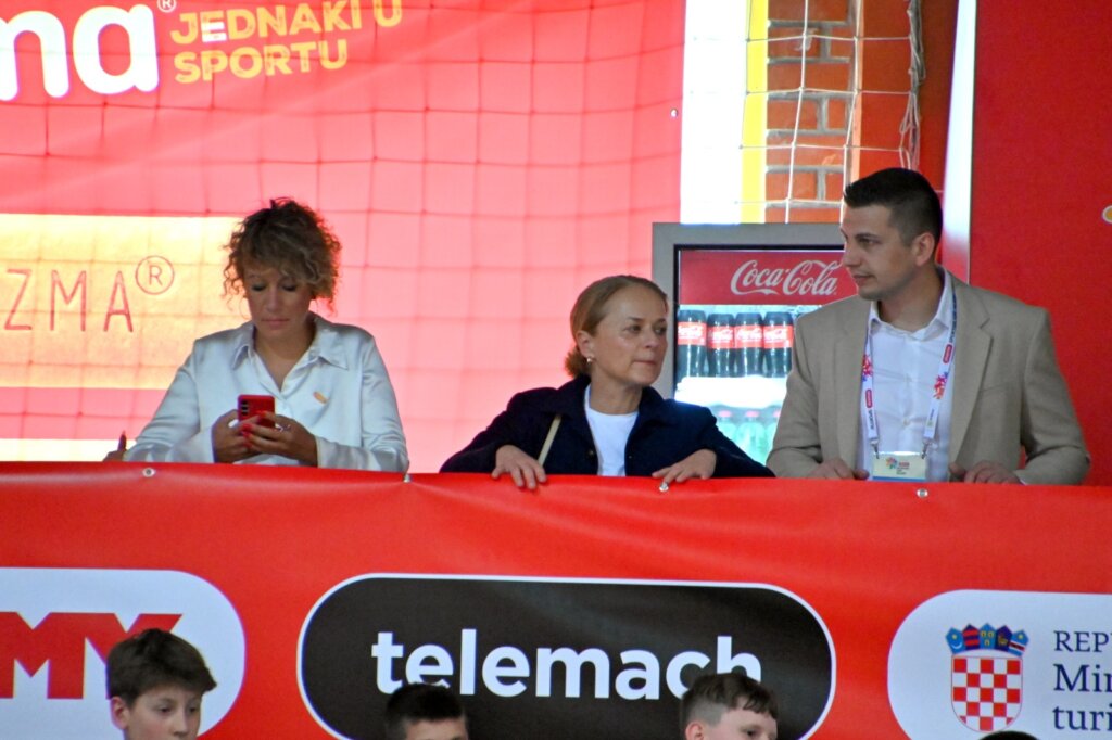 Photo 2025 04 24 13 03 01(8)