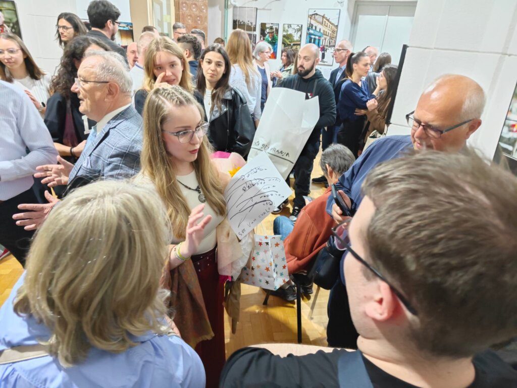 Att.ttifvah4siuc Oj7rjvuuhw1u01cbxlox8qxjbeq Jq