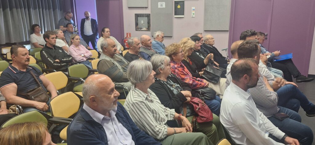 E2b21a65 Fbdc 46c1 Adb6 A4836c88ca13