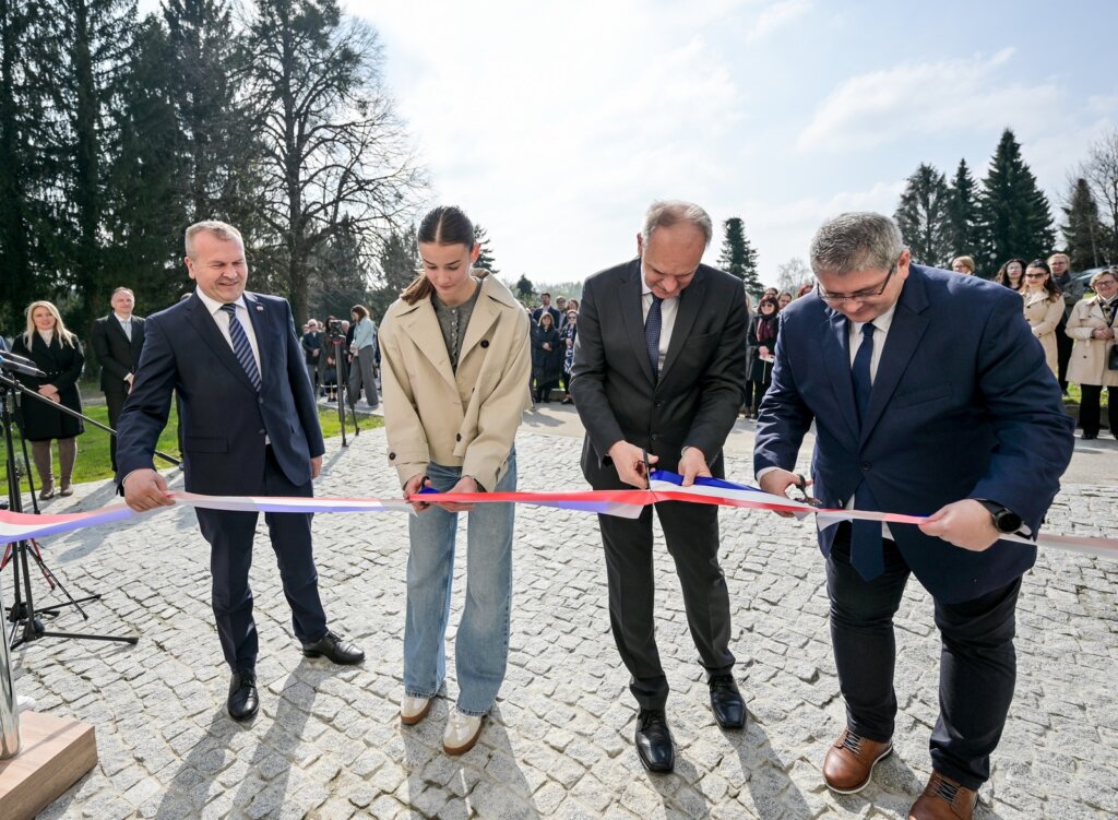[FOTO] Kompleks dvorca Šaulovec postao sjedište Europskog talent centra Hrvatska, vrpcu prerezali svjetska prvakinja Jana Košćak i župan Stričak