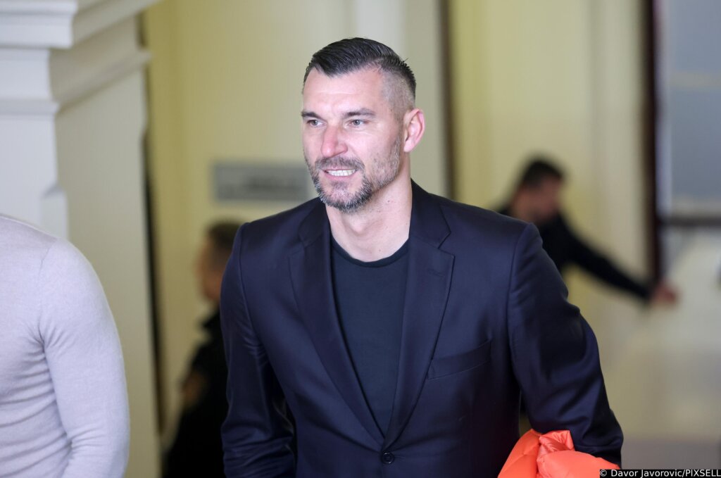 Osijek: Nikola Pokrivač Pozdravio Se S Markom Babićem Na Županijskom Sudu