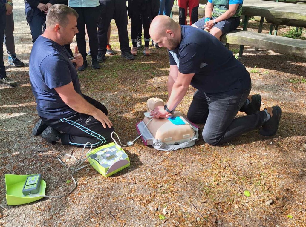 030525 Defibrilator 12