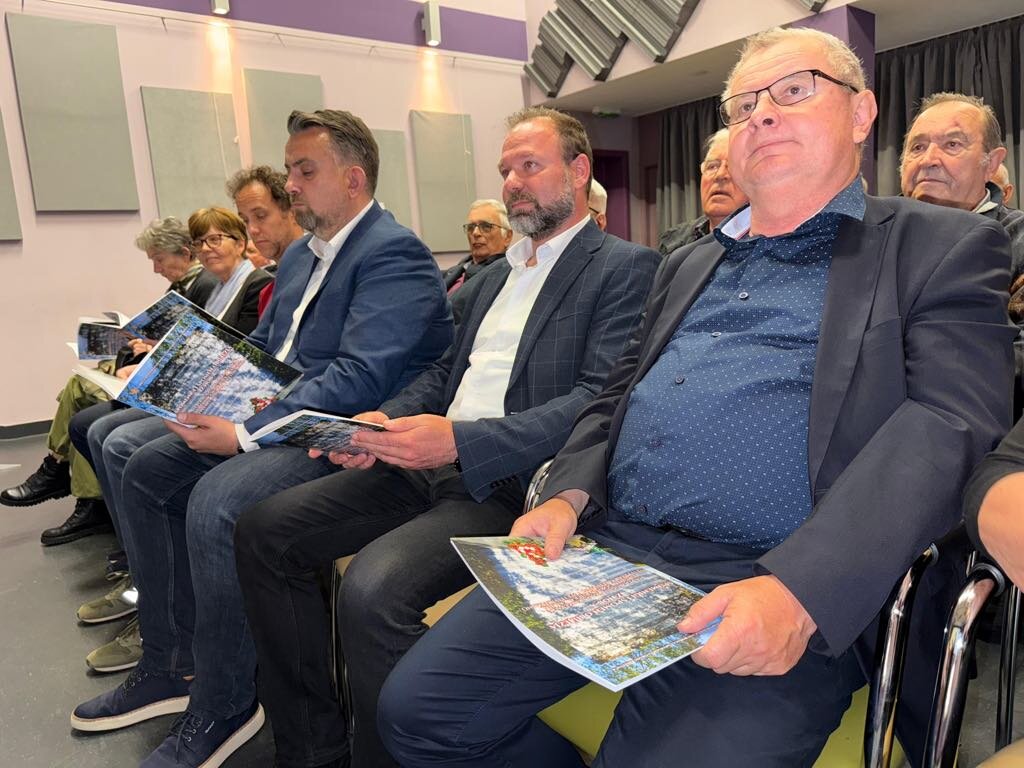 077fb04b A1b0 4f15 A665 Adc11cad920f