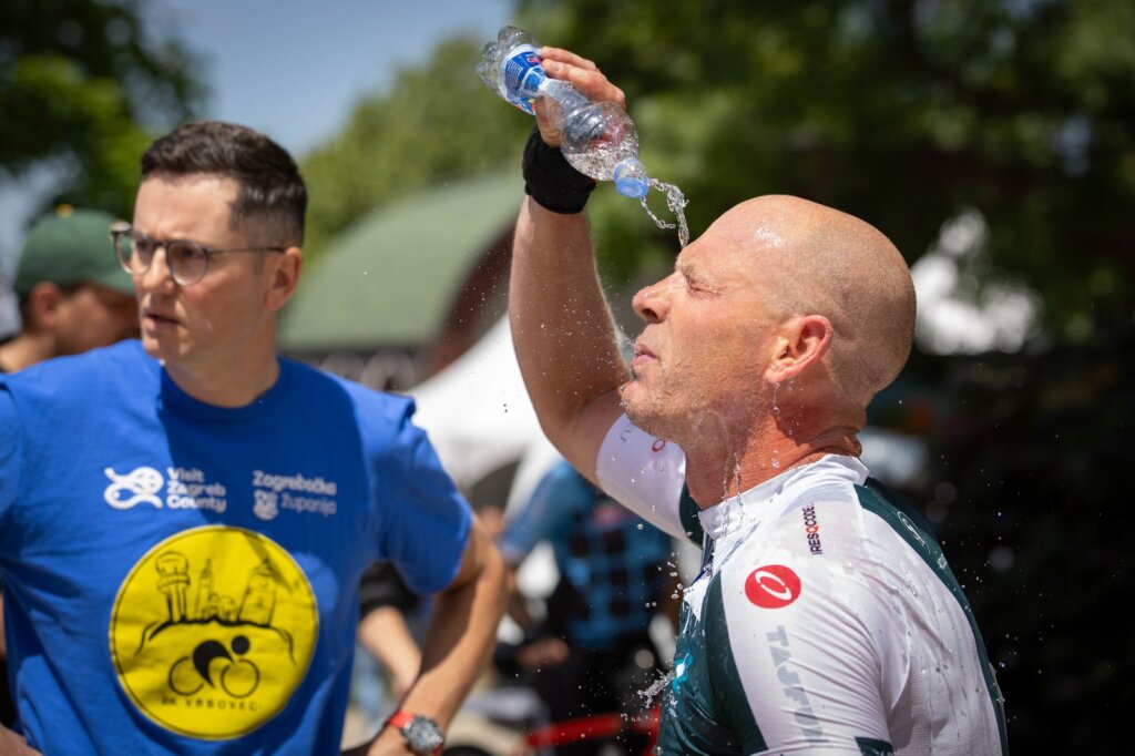 197e1bab Ee3b 4d06 9c84 29d4cf448578