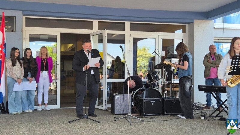 20250510 094414 800x800 Equal