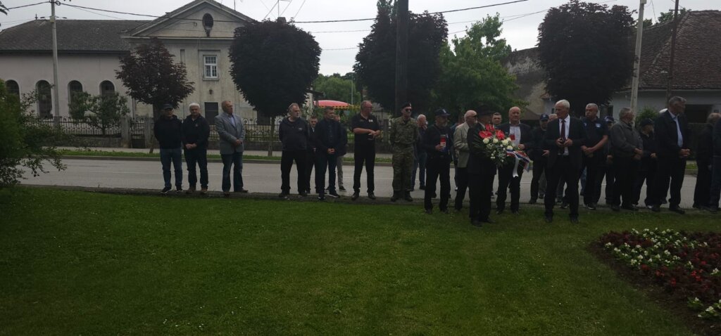 28b53fae Acb7 4b21 Bf6e 7b85d94bcf70