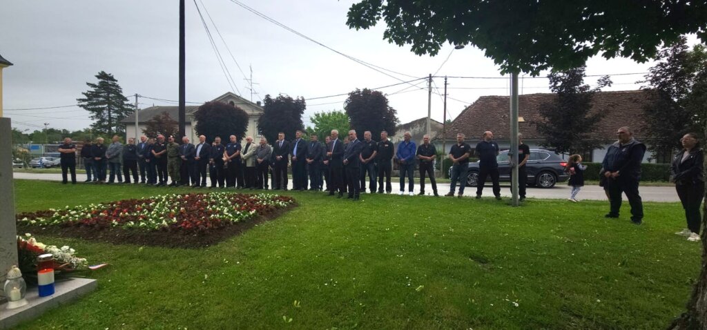 3000f954 E88c 42a7 8bf6 54a4c7edec41