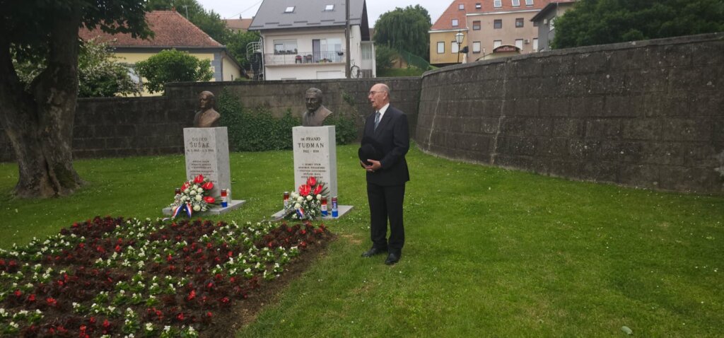 39f71fd7 F2e2 479a Af7d 7d0a70328fed