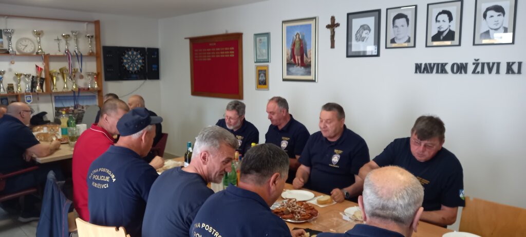 42a5f445 2501 4b1a 8181 225affb0ba56