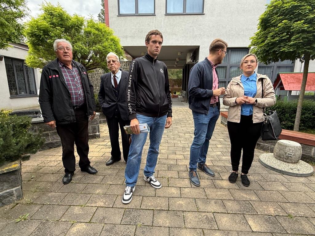 54a392c8 Cfaf 47f9 91a3 C993ff029e1a