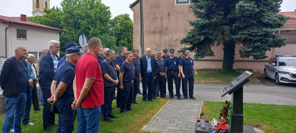 6958f12d 4158 4fa8 Ba8e 2d5235e087a6