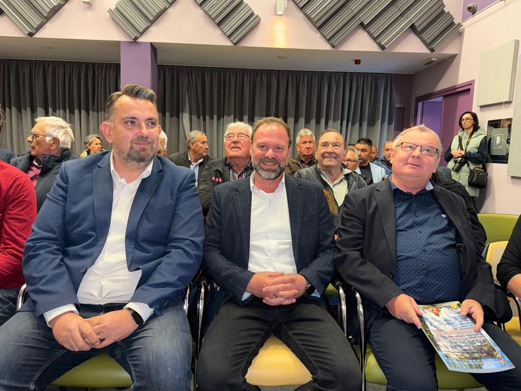 8c447cb9 3a7a 411d 8fdd 94247ca847eb