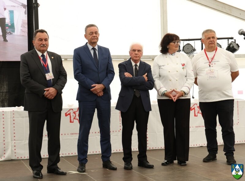 Cn9a4309 800x800 Equal