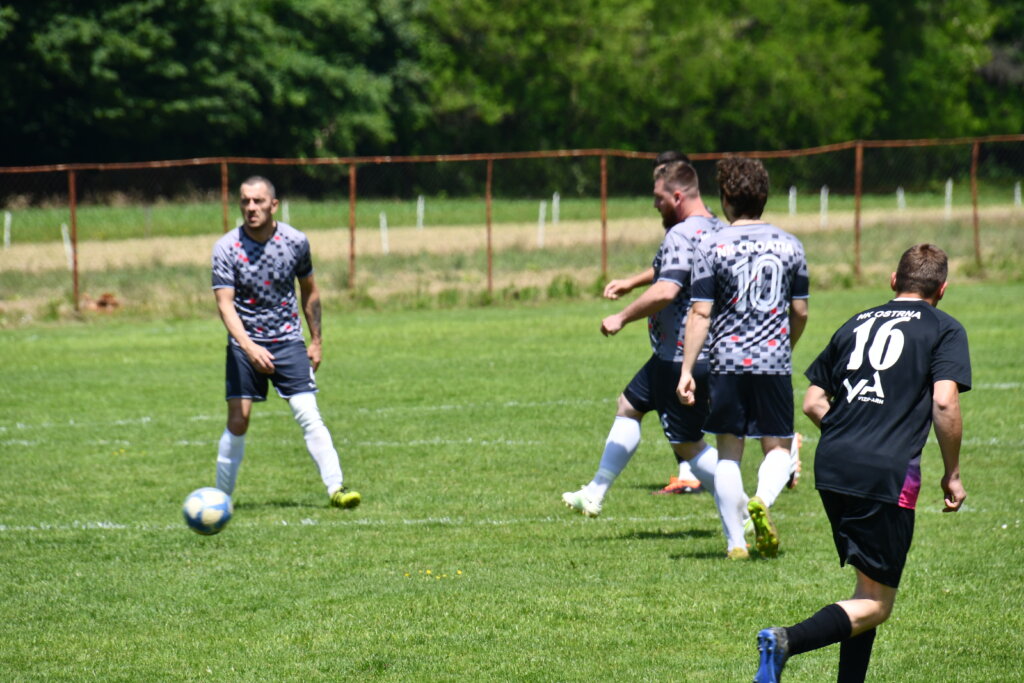 NOGOMET – 2. ŽNL ISTOK Croatia i Ostrna odigrali utakmicu sa čak deset pogodaka