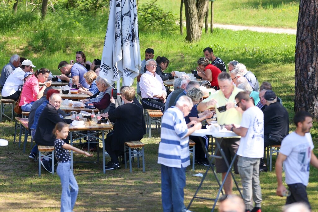 [FOTO] Đurđevčani proslavili Međunarodni praznik rada uz tradicionalni grah i druženje u Boriku