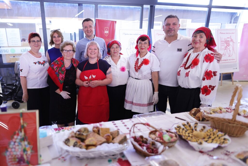 Pogača z oreji slavi pet godina statusa zaštićenog nematerijalnog kulturnog dobra