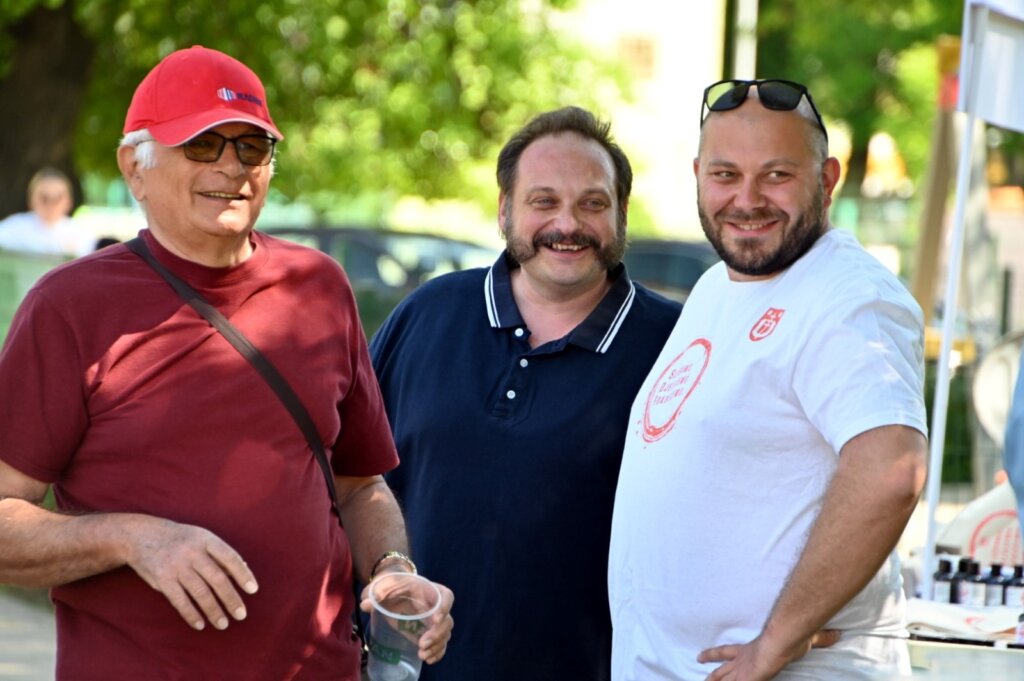 Photo 2025 05 01 15 29 34(2)