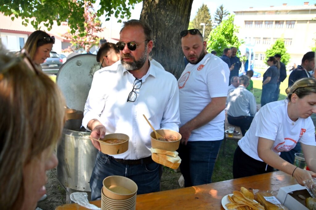 Photo 2025 05 01 15 30 12(4)