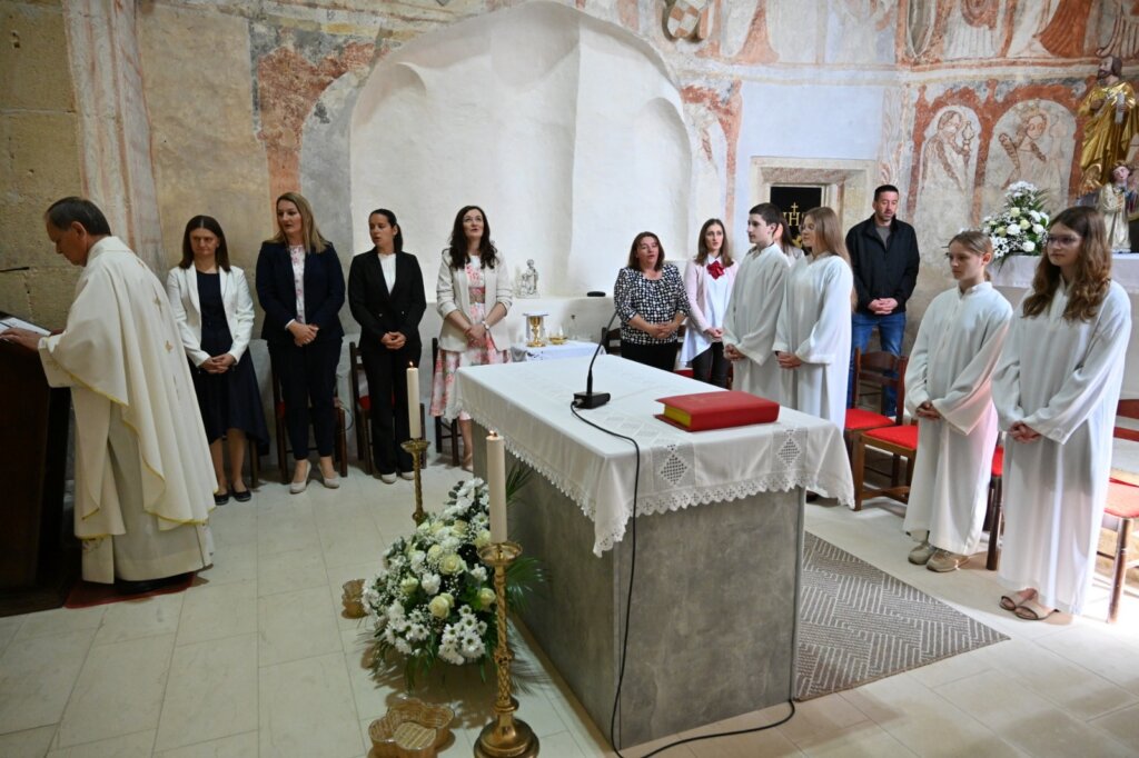 Photo 2025 05 18 18 42 01 1