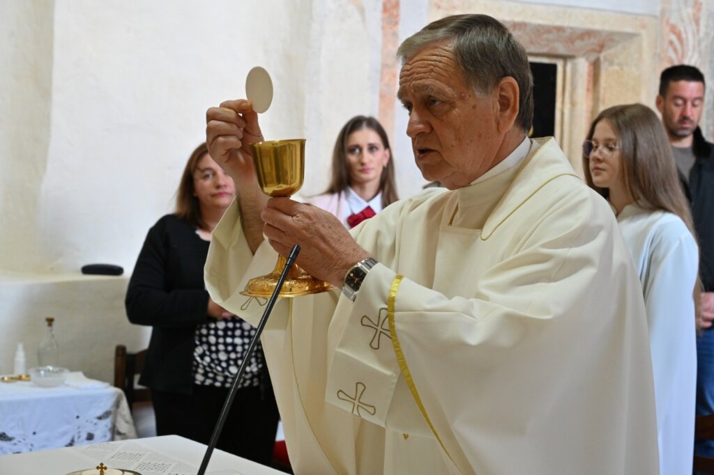 Photo 2025 05 18 18 42 01 2