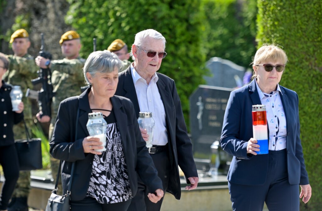 Polaganje Vijenaca (3)