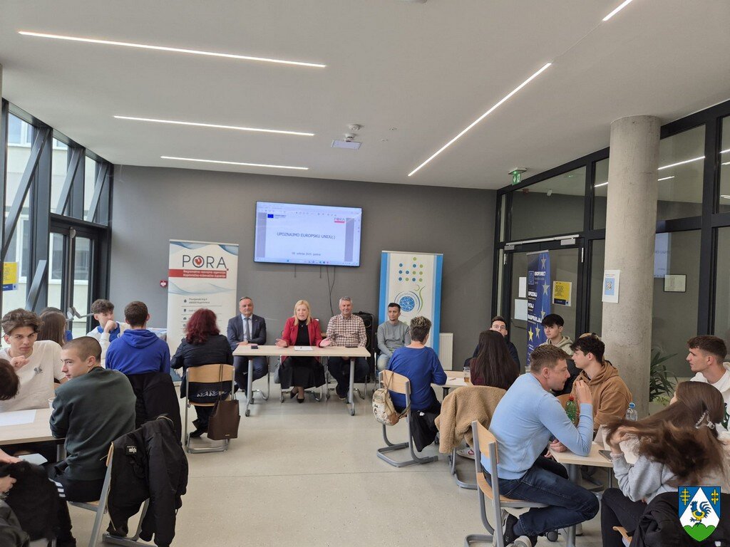 [FOTO] U sklopu Dana Europe učenici srednjih i strukovnih škola s područja Koprivničko-križevačke županije odmjerili znanje o Europskoj uniji