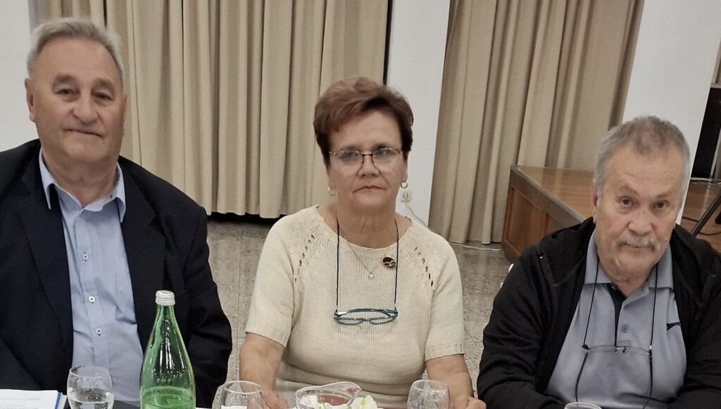 A67eb88f 8d4c 44f4 9e99 27282d1edd1c